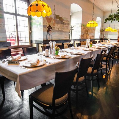 LOCLUB - Food & Music I Bratislava