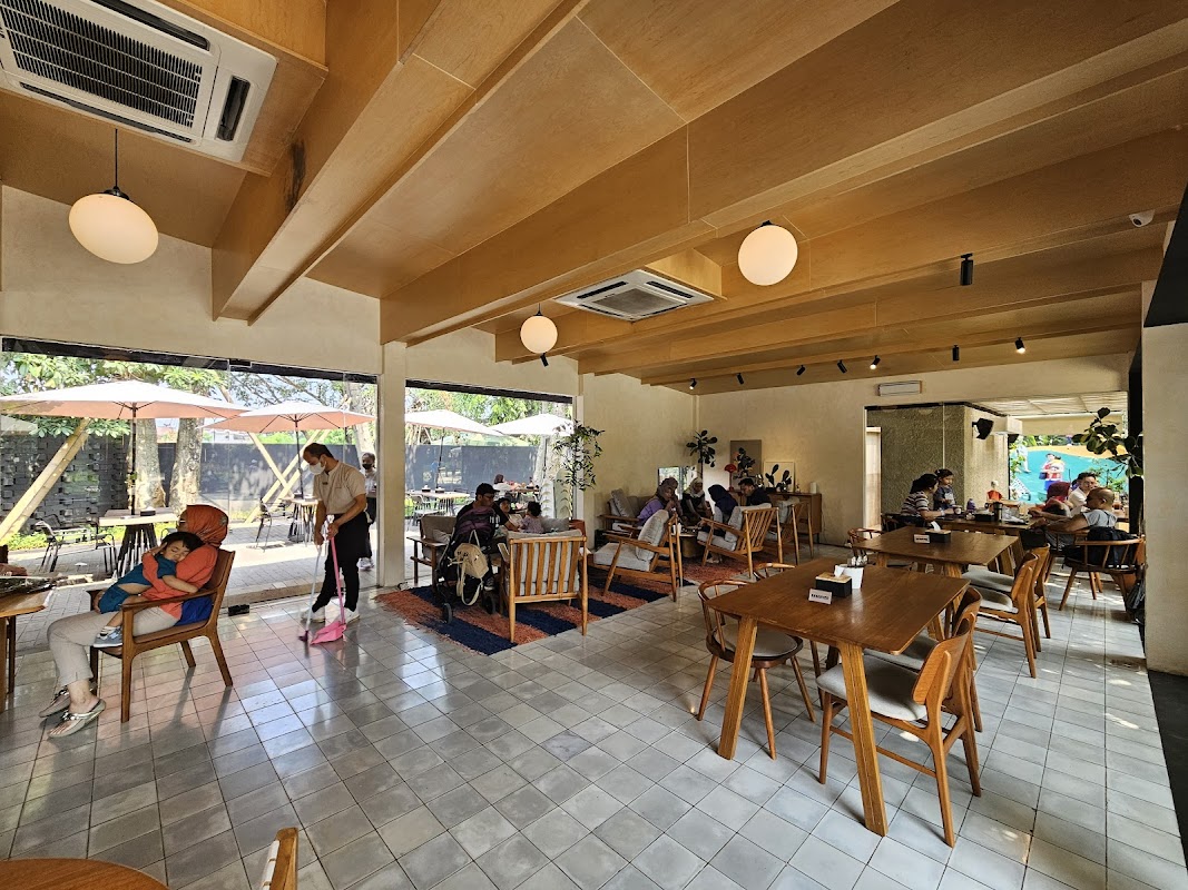 Little Talk Bistro