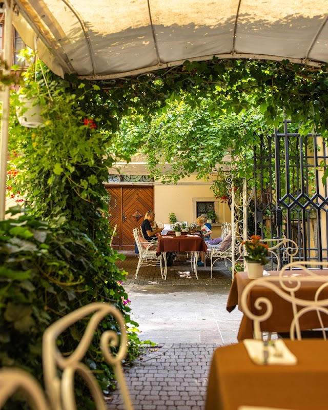 Padre Restaurant