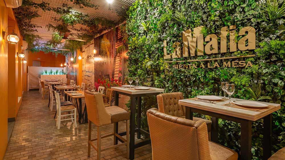 Restaurante La Mafia se sienta a la mesa