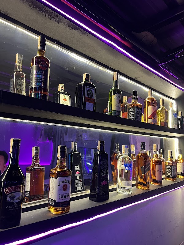 Kanto Tayo Bar & Restaurant