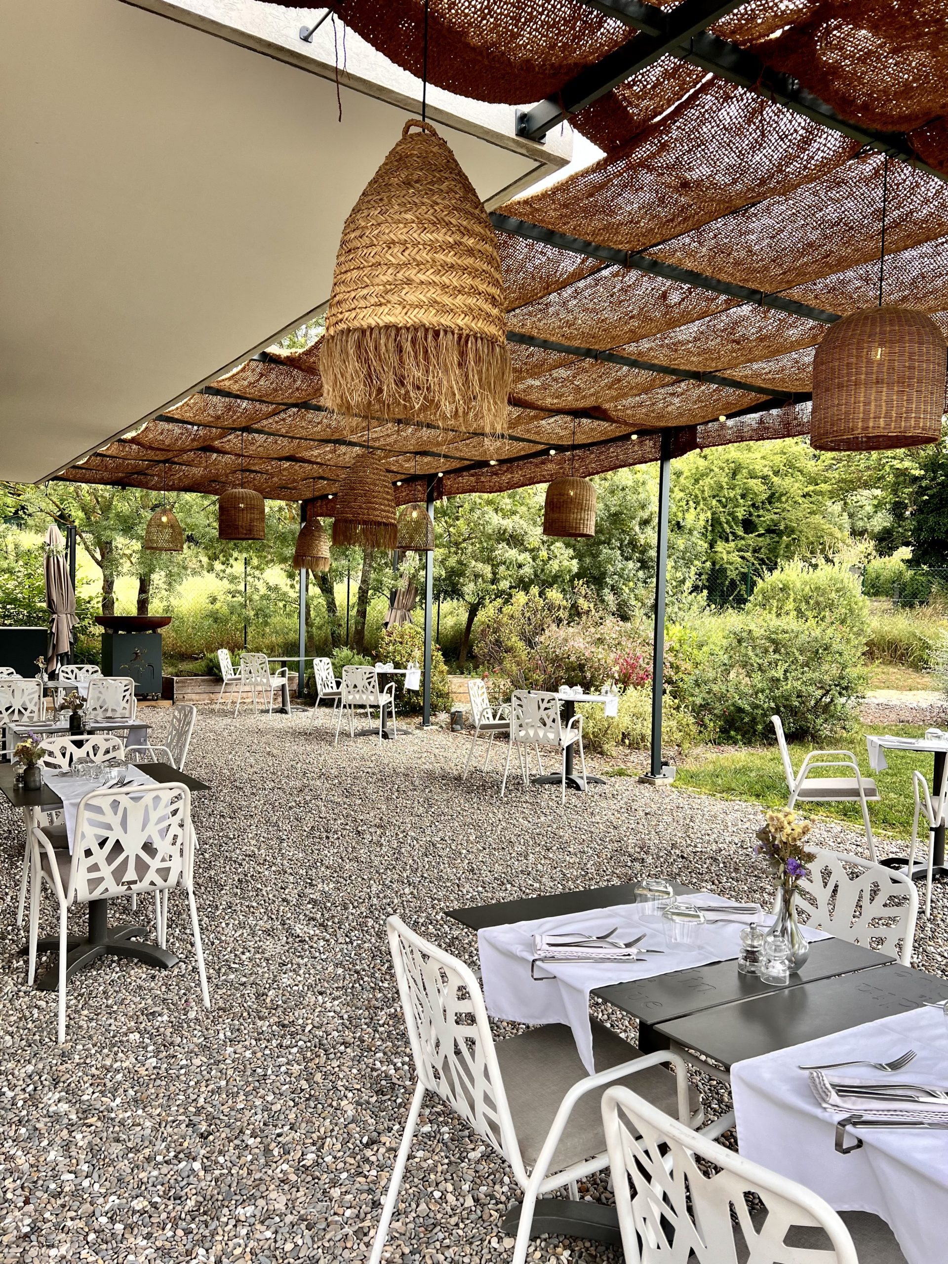 Au Jardin De La Clue