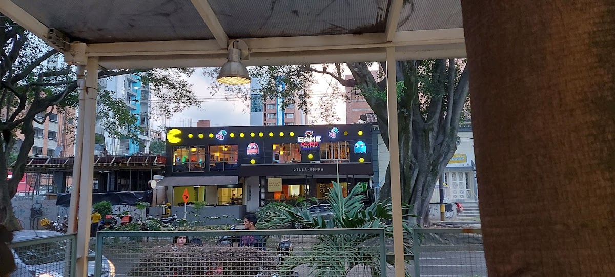 Game Over Resto Bar