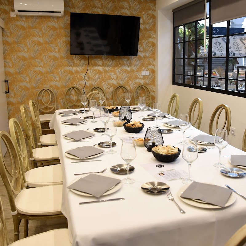 Bar restaurante Mercaito Manolo Juliá