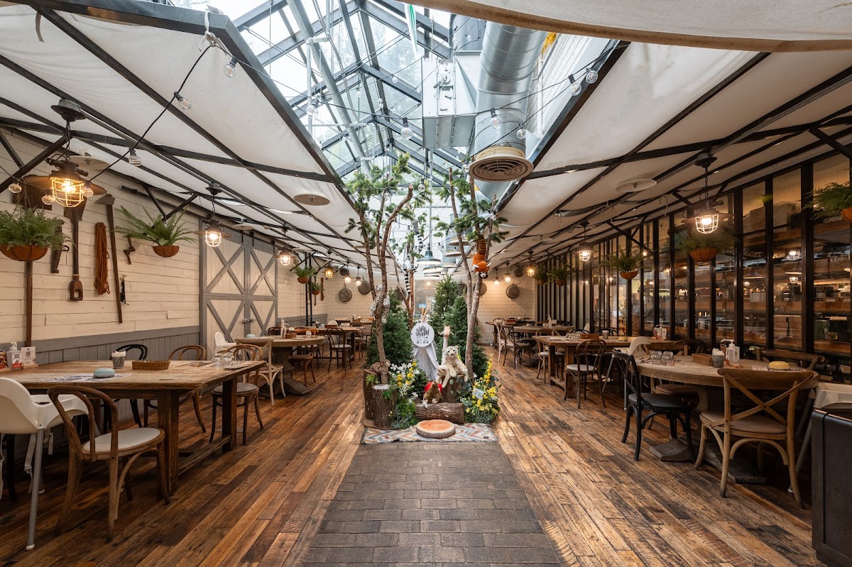FARM TABLE